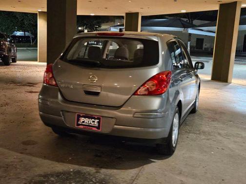 2011 Nissan Versa 1.8 S