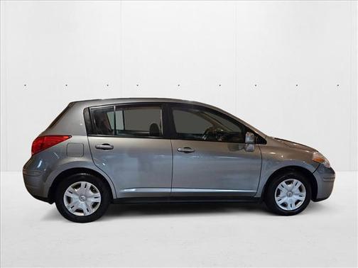 2011 Nissan Versa 1.8 S