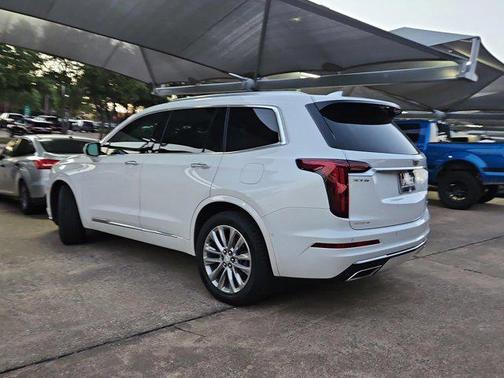 2022 Cadillac XT6 Premium Luxury FWD