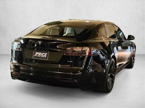 2022 Tesla Model S Plaid