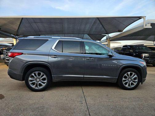 Satin Steel Metallic 2018 Chevrolet Traverse Premier