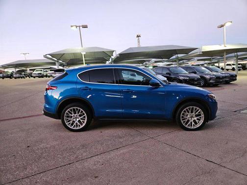 2021 Alfa Romeo Stelvio Base