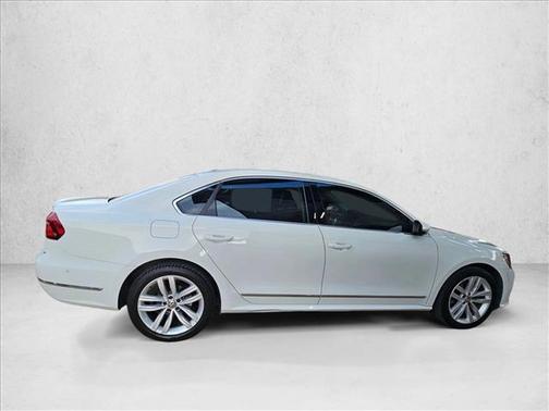 2018 Volkswagen Passat 2.0T SEL Premium