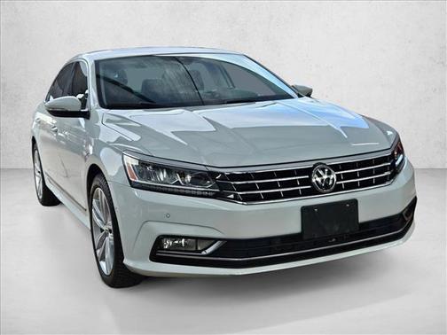 2018 Volkswagen Passat 2.0T SEL Premium