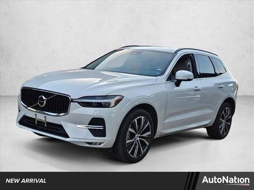 2022 Volvo XC60 B5 Momentum