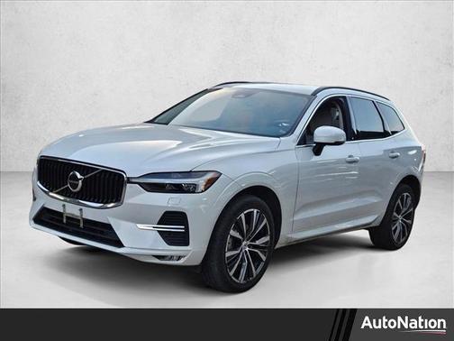 2022 Volvo XC60 B5 Momentum