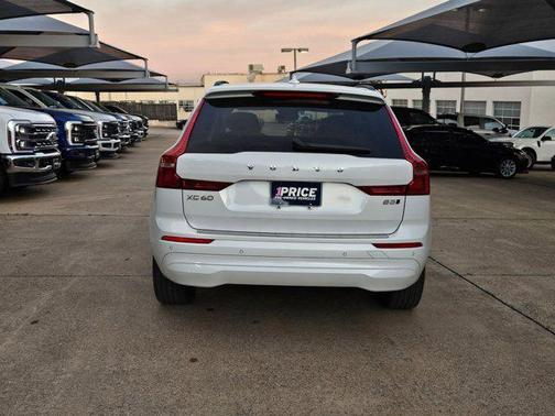 2022 Volvo XC60 B5 Momentum