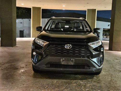 2020 Toyota RAV4 XLE Premium