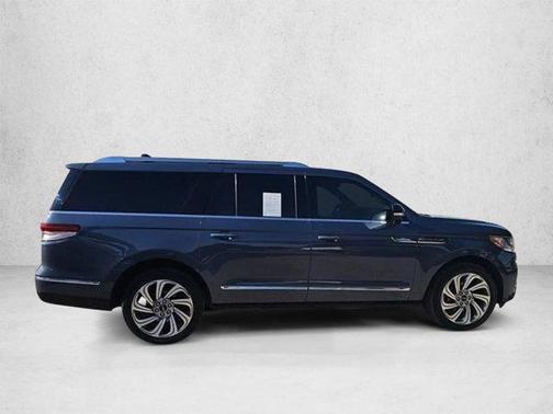 Ocean Drive Blue Metallic Tinted Clearcoat 2023 Lincoln Navigator Reserve