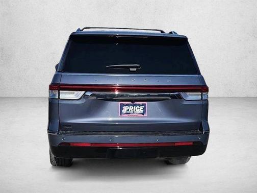 Ocean Drive Blue Metallic Tinted Clearcoat 2023 Lincoln Navigator Reserve
