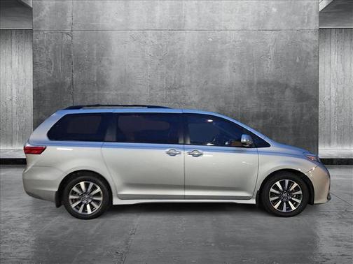 2019 Toyota Sienna Limited Premium
