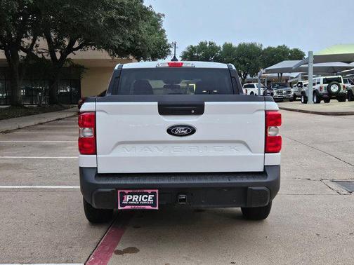 Oxford White 2025 Ford Maverick XLT