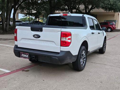 Oxford White 2025 Ford Maverick XLT