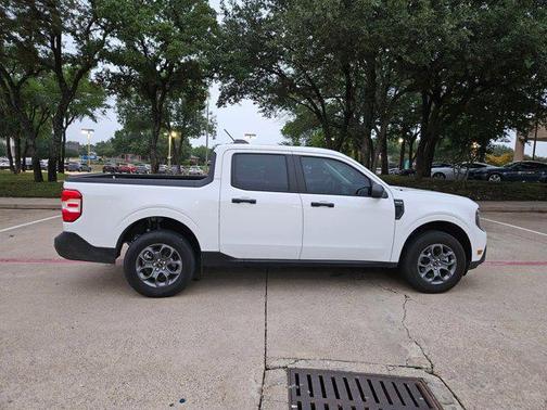 Oxford White 2025 Ford Maverick XLT