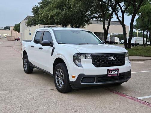 Oxford White 2025 Ford Maverick XLT