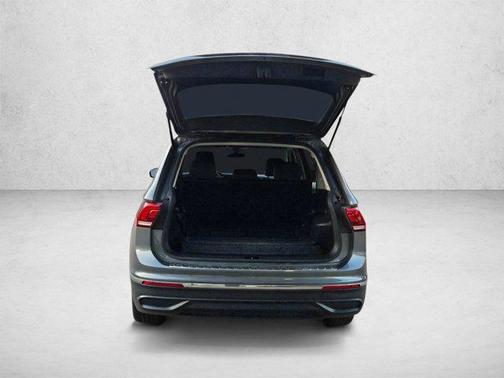 Platinum Gray Metallic 2023 Volkswagen Tiguan 2.0T SE