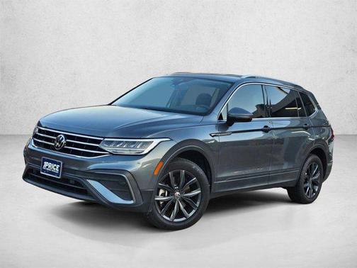 Platinum Gray Metallic 2023 Volkswagen Tiguan 2.0T SE