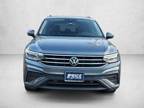 Platinum Gray Metallic 2023 Volkswagen Tiguan 2.0T SE