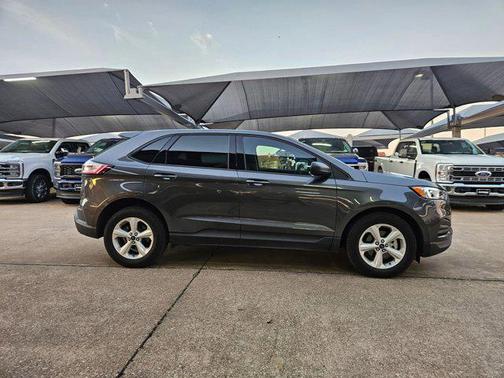 2020 Ford Edge SE