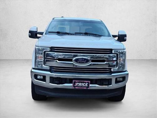 Oxford White 2017 Ford F-250 Lariat
