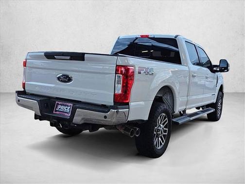 Oxford White 2017 Ford F-250 Lariat