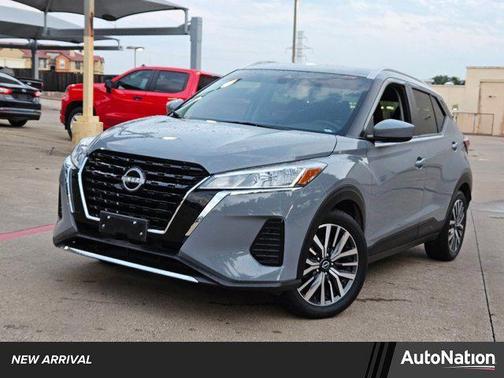 2023 Nissan Kicks SV