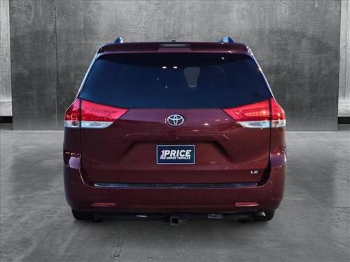2014 Toyota Sienna LE
