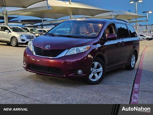 2014 Toyota Sienna LE