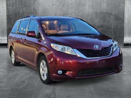 2014 Toyota Sienna LE
