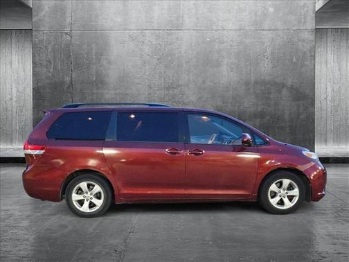 2014 Toyota Sienna LE