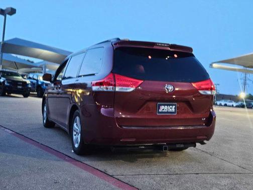 2014 Toyota Sienna LE