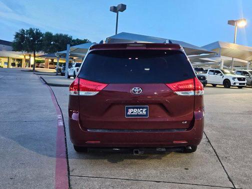 2014 Toyota Sienna LE