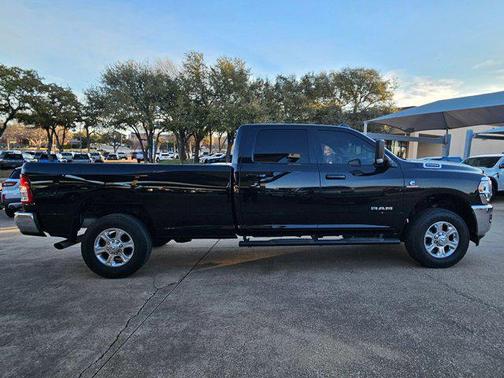 2022 RAM 2500 Lone Star Crew Cab 4x4 8' Box