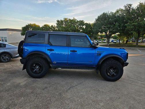 Velocity Blue Metallic 2023 Ford Bronco Wildtrak