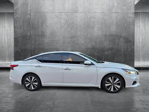 2022 Nissan Altima 2.5 SL