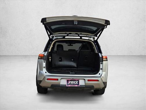 Brilliant Silver Metallic 2023 Nissan Pathfinder SL FWD