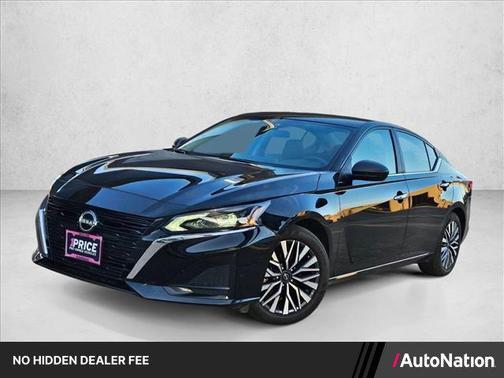 Super Black 2025 Nissan Altima SV FWD