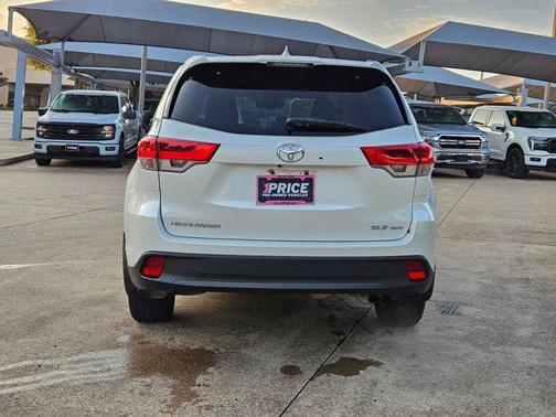 Blizzard Pearl 2019 Toyota Highlander XLE