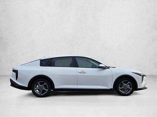 Snow White Pearl 2025 Kia K4 LXS