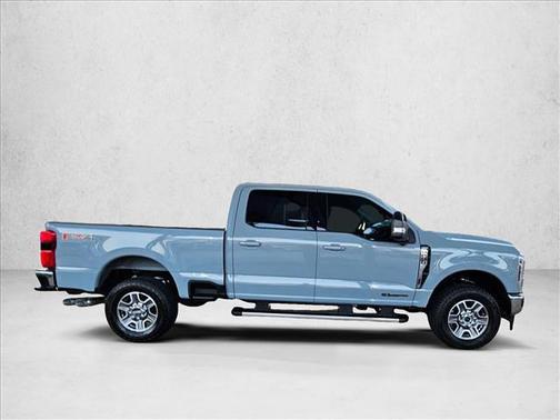 Glacier Gray Metallic Tri-Coat 2025 Ford F-250 Lariat