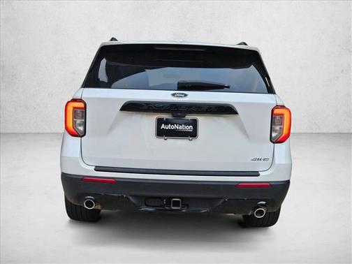 Star White Metallic Tri-Coat 2023 Ford Explorer ST-Line