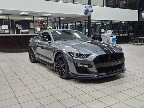 2022 Ford Shelby GT500 Base
