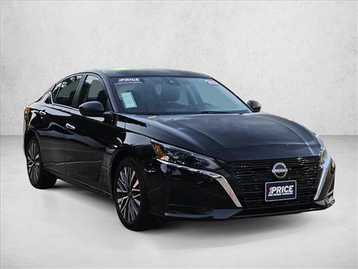 Super Black 2025 Nissan Altima SV FWD
