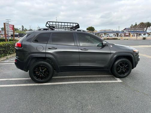 2015 Jeep Cherokee Sport
