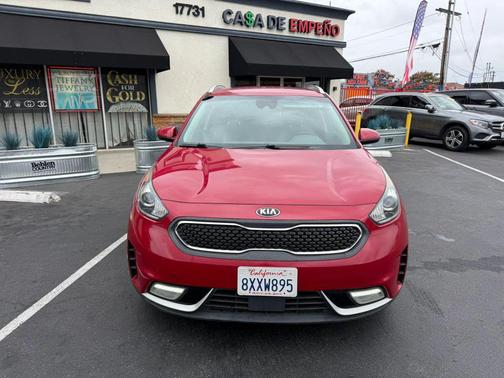 Red 2018 Kia Niro LX