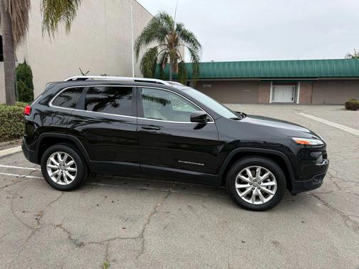 2015 Jeep Cherokee Sport
