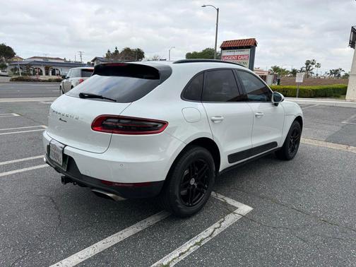 2018 Porsche Macan Sport Edition