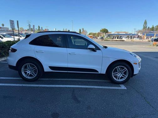 2018 Porsche Macan Sport Edition