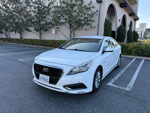 2017 Hyundai SONATA Hybrid SE