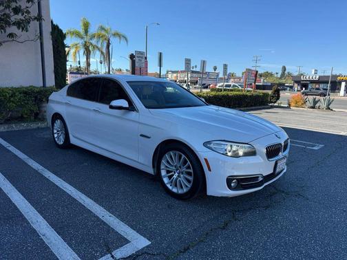 2014 BMW 528 528i Sedan 4D